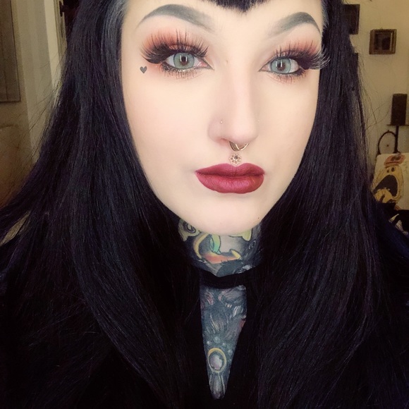 Meet your Posher, Jeanette - Picture 3 of 5